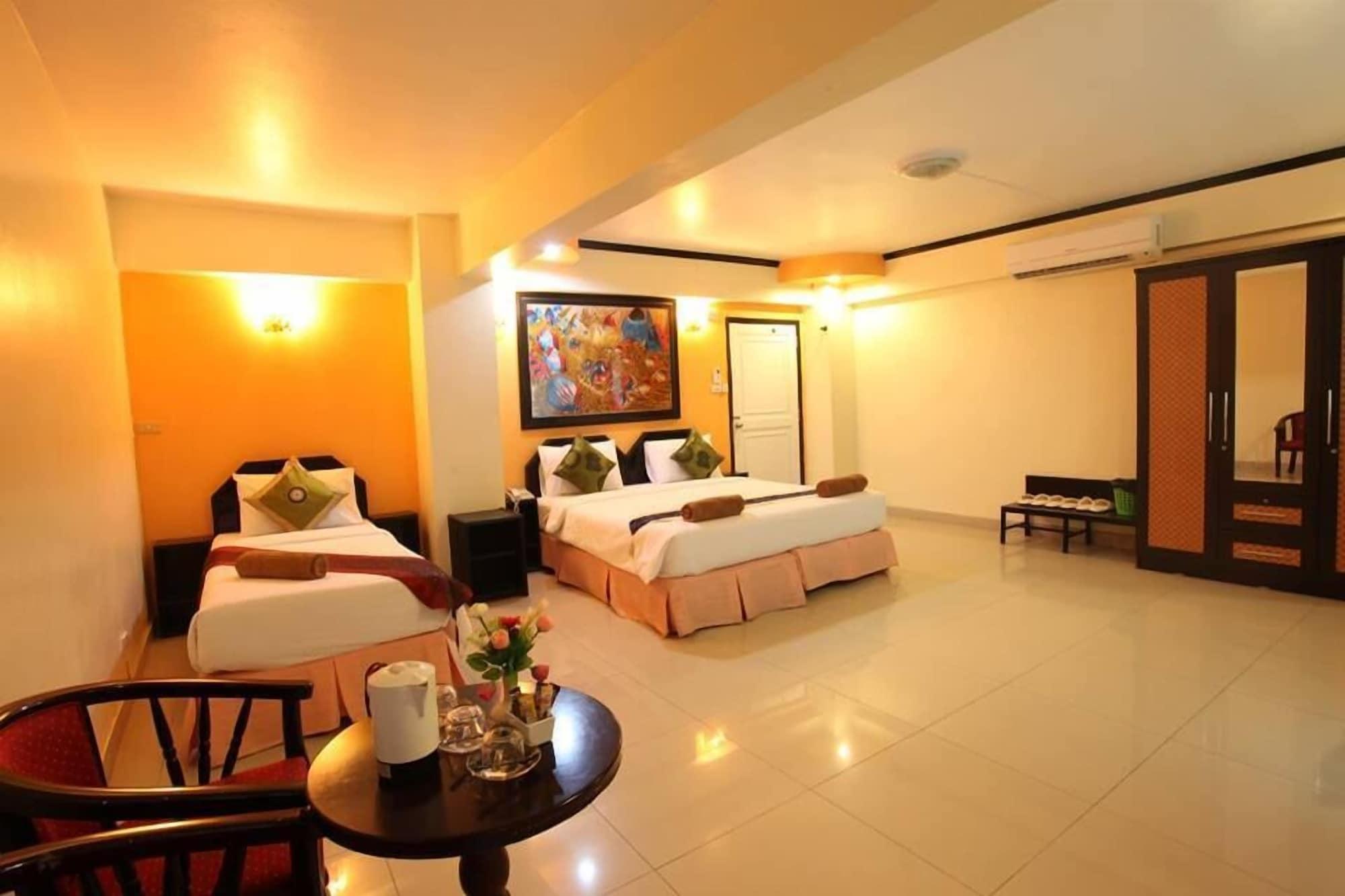 Home Pattaya Hotel Bagian luar foto
