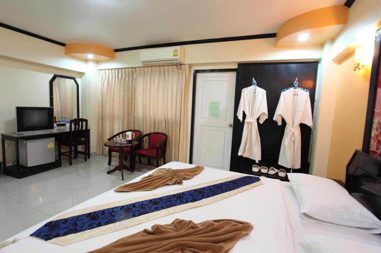 Home Pattaya Hotel Bagian luar foto