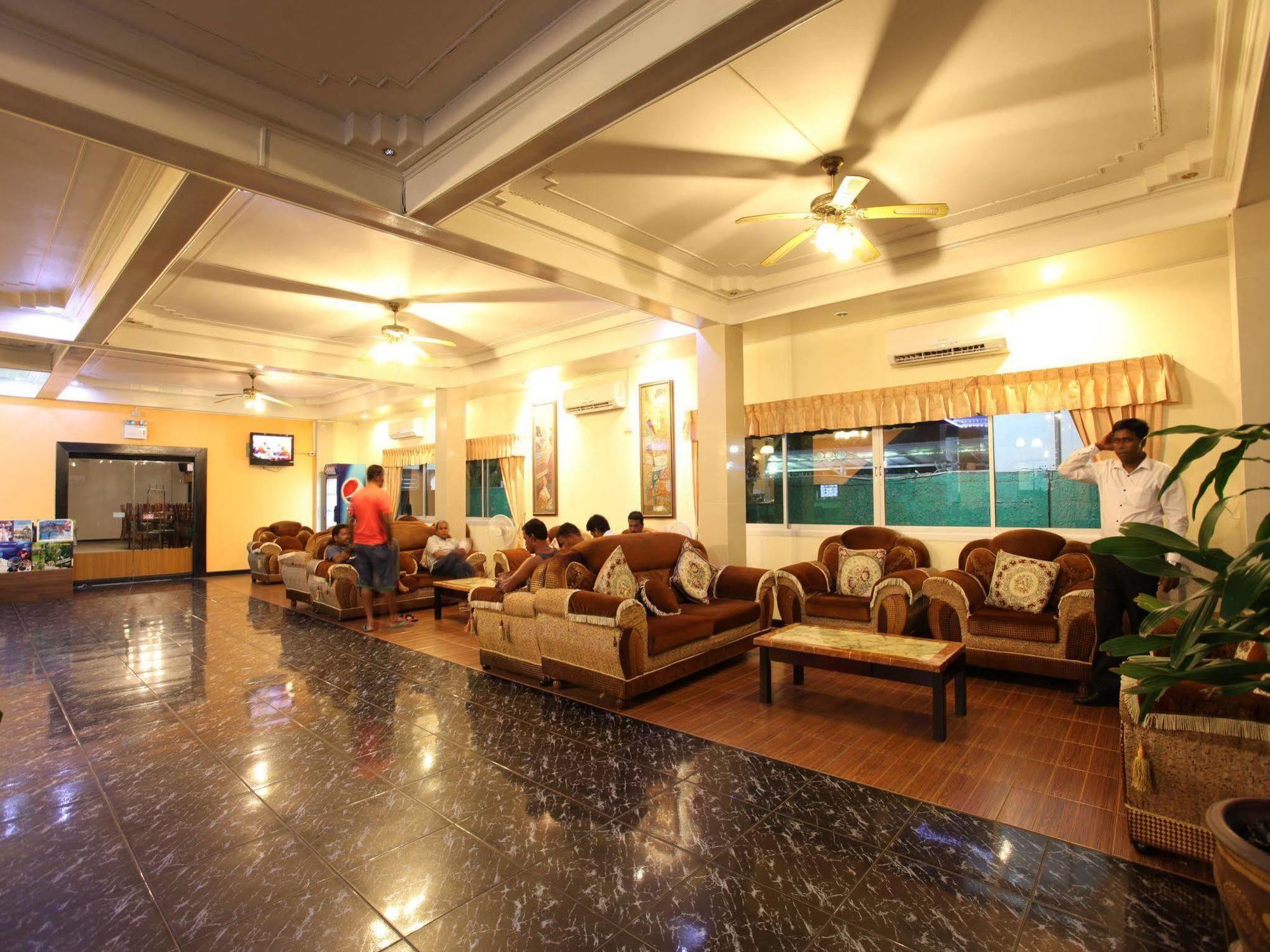 Home Pattaya Hotel Bagian luar foto
