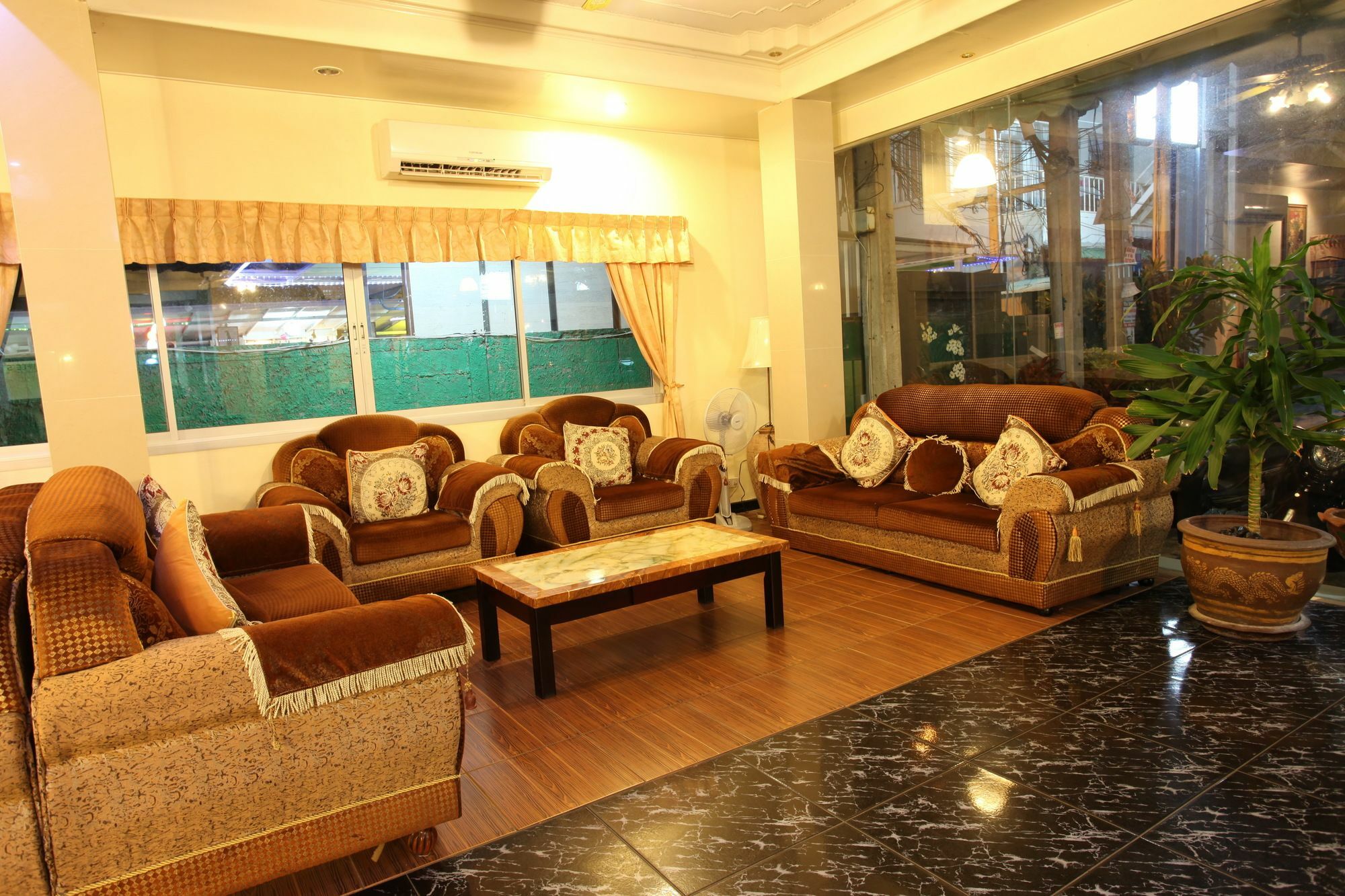 Home Pattaya Hotel Bagian luar foto