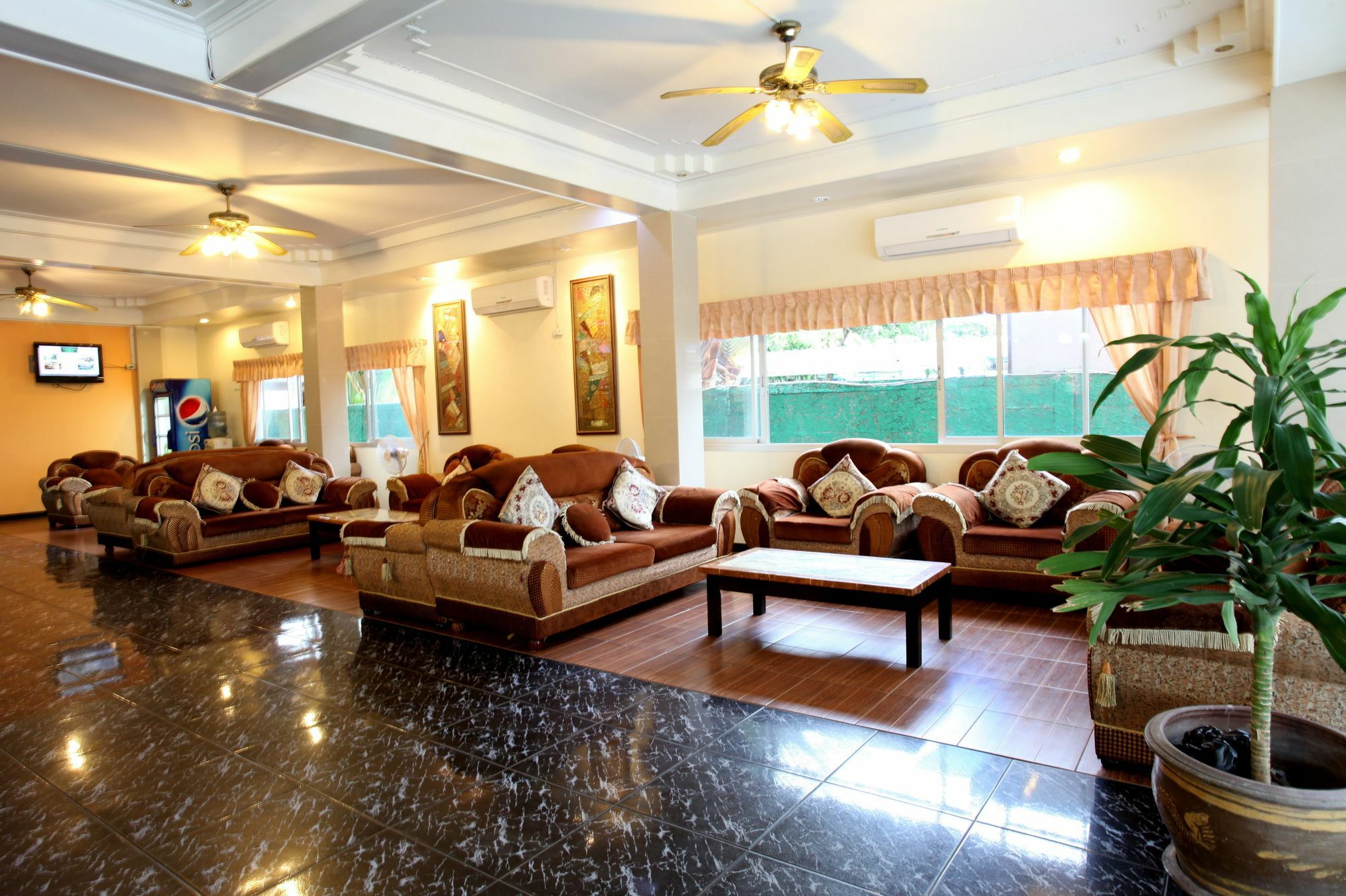 Home Pattaya Hotel Bagian luar foto